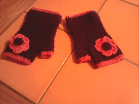 T030 GUANTES FLOR $ 2.000.-
